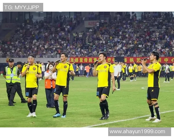 中国足球明星亲临访问探索足球文化与球迷互动新篇章