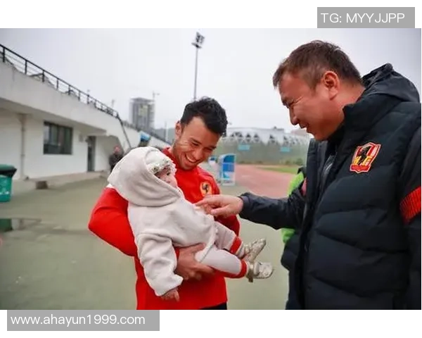 足球明星别克哈木的传奇之路与场外生活的精彩瞬间